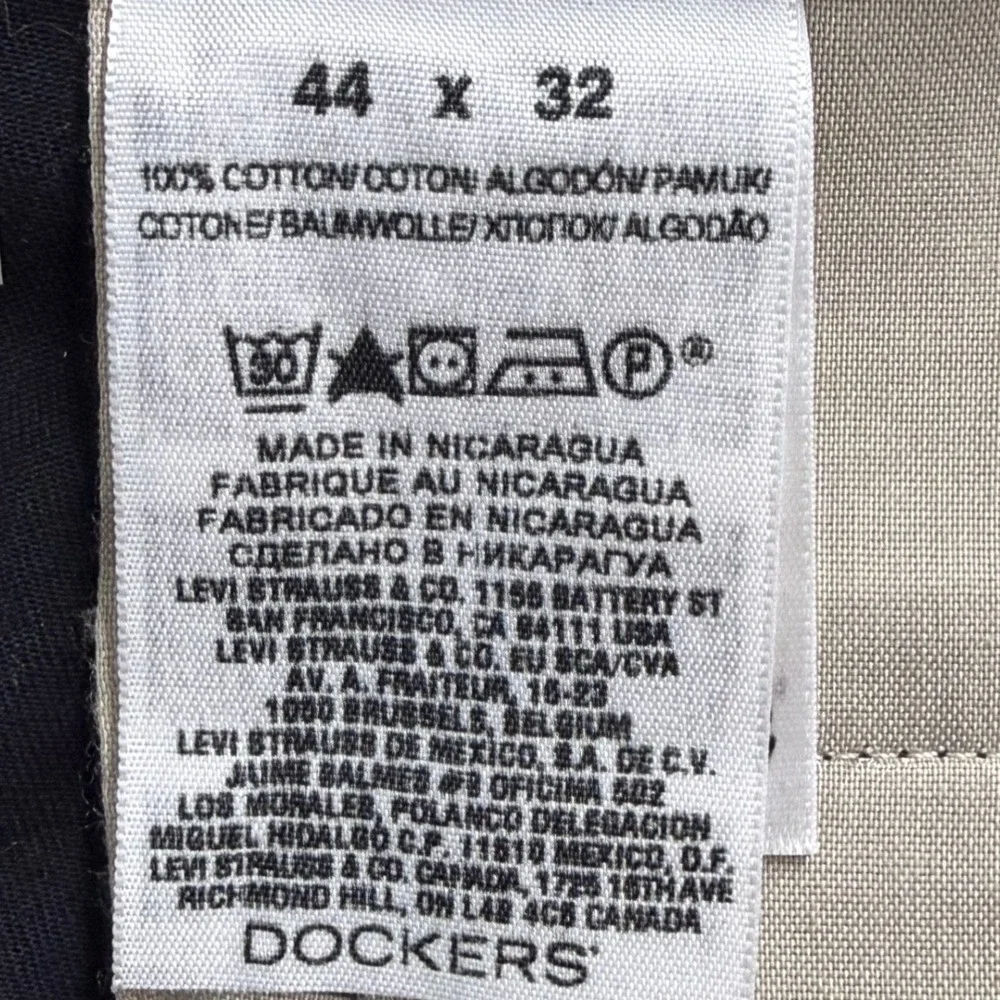 NEW Dockers Pant Men 44x32 Black D3 Classic Fit Pleated Signature Khaki Trousers